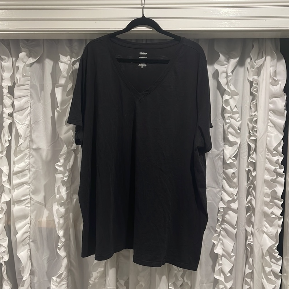 You get Two shirts NWOT women’s Everday Tee 3X white and black